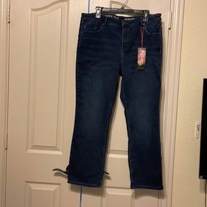 Laurie Felt knit clean jeans marked xl but runs large new with tags